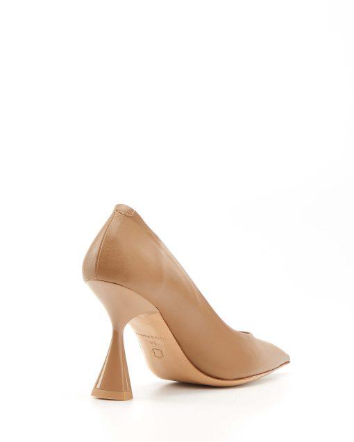 Heeled pumps in camel Leather